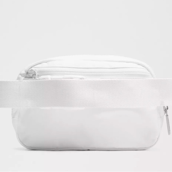Lululemon Everywhere Belt Bag 1L - white - Picture 3 of 8